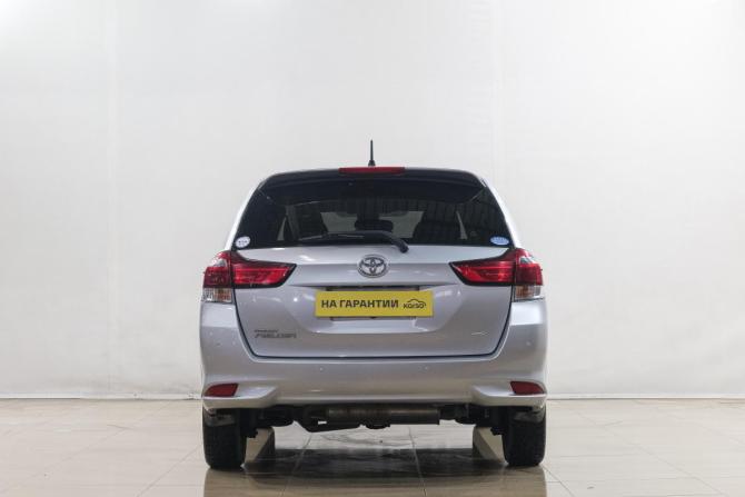 Toyota Corolla XI (E160 E170 E180) с пробегом 2018 года, цена 1 449 000 рублей, 111000 км, универсал, Автокод Объявления