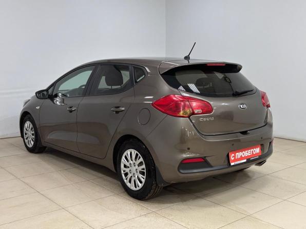Kia Ceed II с пробегом 2015 года, цена 1 000 000 рублей, 142062 км, хэтчбек, Автокод Объявления