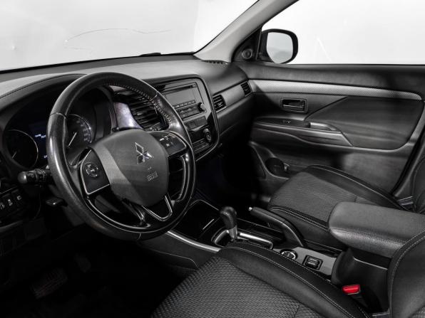 Mitsubishi Outlander III Рестайлинг 3 с пробегом 2018 года, цена 1 649 000 рублей, 219485 км, внедорожник, Автокод Объявления