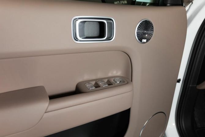 Новый Li Auto (Lixiang) L9 I Рестайлинг 2025 года, цена 11 990 000 рублей, внедорожник, Автокод Объявления