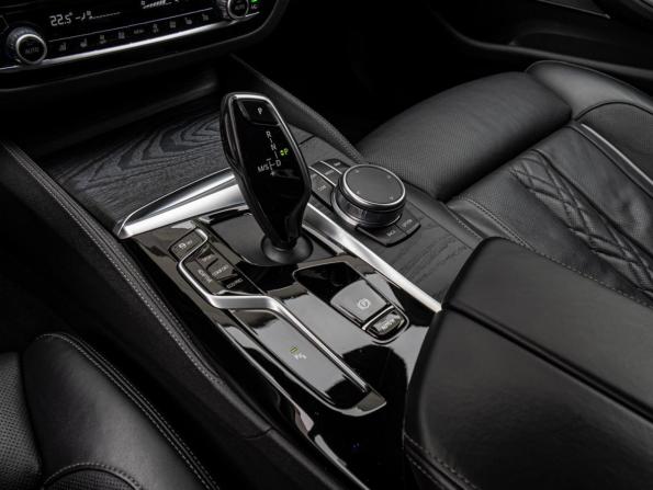 BMW 5 серии VII (G30/G31/G38) Рестайлинг с пробегом 2021 года, цена 5 940 000 рублей, 66850 км, седан, Автокод Объявления