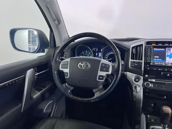Toyota Land Cruiser 200 Series Рестайлинг 1 с пробегом 2013 года, цена 2 999 000 рублей, 350700 км, внедорожник, Автокод Объявления
