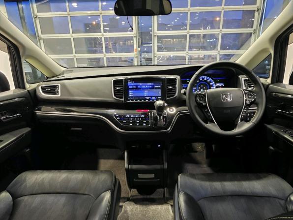 Honda Odyssey V Рестайлинг с пробегом 2017 года, цена 2 400 000 рублей, 159306 км, минивэн, Автокод Объявления