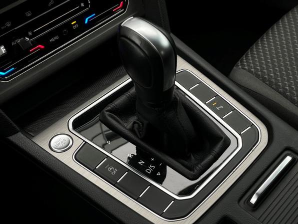Volkswagen Passat B8 Рестайлинг с пробегом 2020 года, цена 2 422 100 рублей, 56638 км, седан, Автокод Объявления