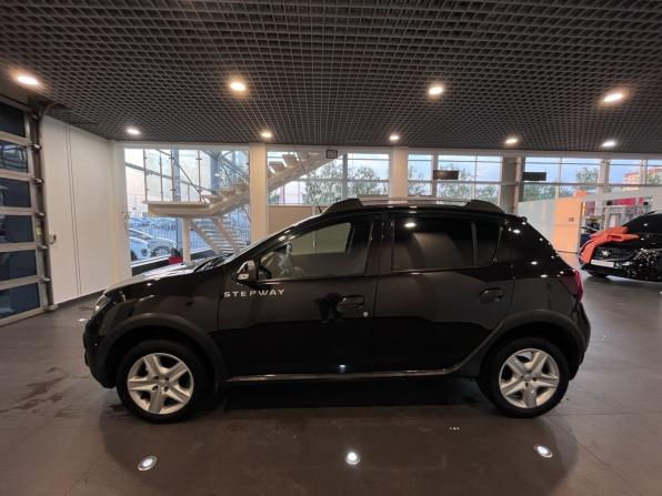 Renault Sandero II с пробегом 2017 года, цена 1 049 000 рублей, 105889 км, хэтчбек, Автокод Объявления