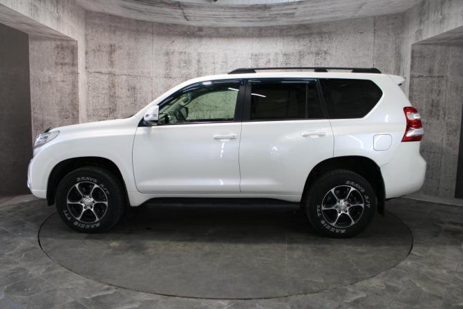 Toyota Land Cruiser Prado 150 Series Рестайлинг 1 с пробегом 2013 года, цена 3 085 000 рублей, 254466 км, внедорожник, Автокод Объявления