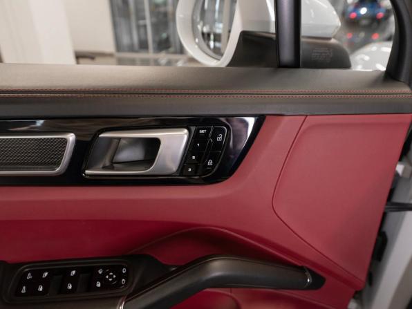 Porsche Cayenne III с пробегом 2019 года, цена 5 880 000 рублей, 98015 км, внедорожник, Автокод Объявления