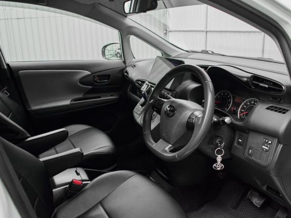 Toyota Wish II с пробегом 2011 года, цена 1 375 000 рублей, 167127 км, минивэн, Автокод Объявления