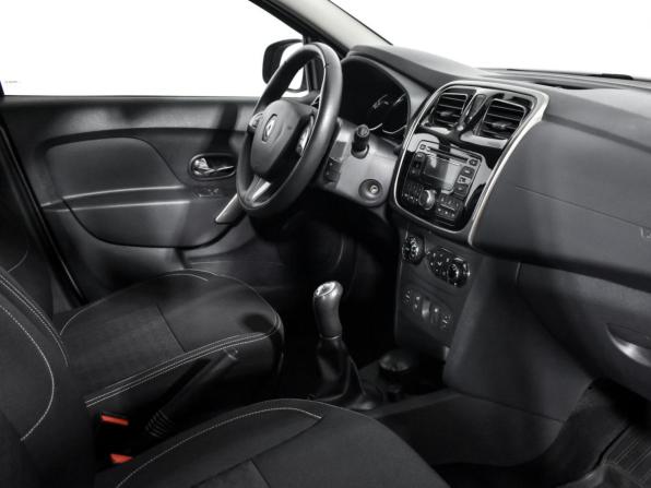 Renault Sandero II с пробегом 2015 года, цена 927 800 рублей, 34442 км, хэтчбек, Автокод Объявления