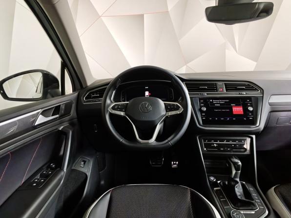 Volkswagen Tiguan II Рестайлинг с пробегом 2021 года, цена 4 200 000 рублей, 3337 км, внедорожник, Автокод Объявления