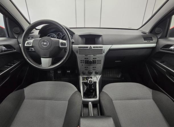 Opel Astra H Рестайлинг с пробегом 2013 года, цена 669 000 рублей, 199000 км, седан, Автокод Объявления
