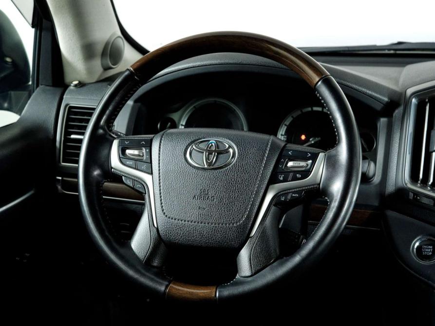 Toyota Land Cruiser 200 Series Рестайлинг 2 Санкт-Петербург  - изображение 18