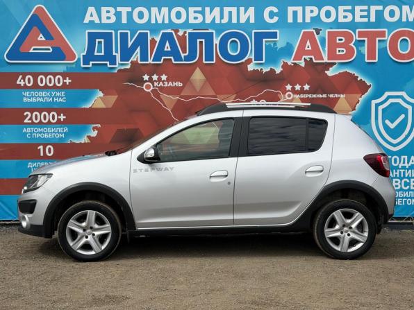 Renault Sandero II с пробегом 2017 года, цена 930 000 рублей, 93000 км, хэтчбек, Автокод Объявления