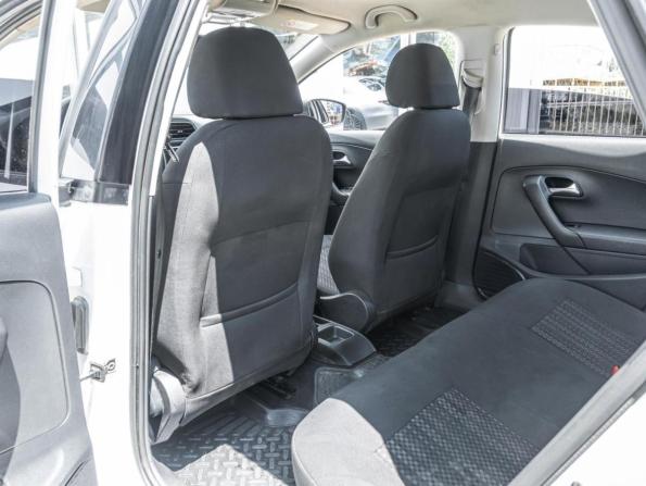 Volkswagen Polo V Рестайлинг с пробегом 2018 года, цена 945 000 рублей, 159396 км, седан, Автокод Объявления