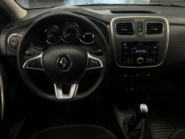 Renault Sandero II Рестайлинг с пробегом 2021 года, цена 1 200 000 рублей, 68417 км, хэтчбек, Автокод Объявления