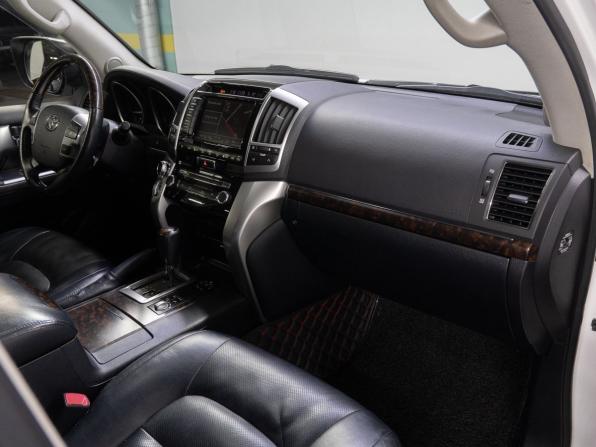 Toyota Land Cruiser 200 Series Рестайлинг 1 с пробегом 2013 года, цена 4 649 000 рублей, 108930 км, внедорожник, Автокод Объявления