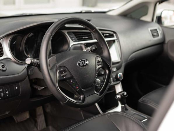 Kia Ceed II Рестайлинг с пробегом 2015 года, цена 880 000 рублей, 168711 км, универсал, Автокод Объявления