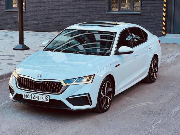 Skoda Octavia IV (A8) с пробегом 2023 года, цена 2 590 000 рублей, 61000 км, лифтбек, Автокод Объявления