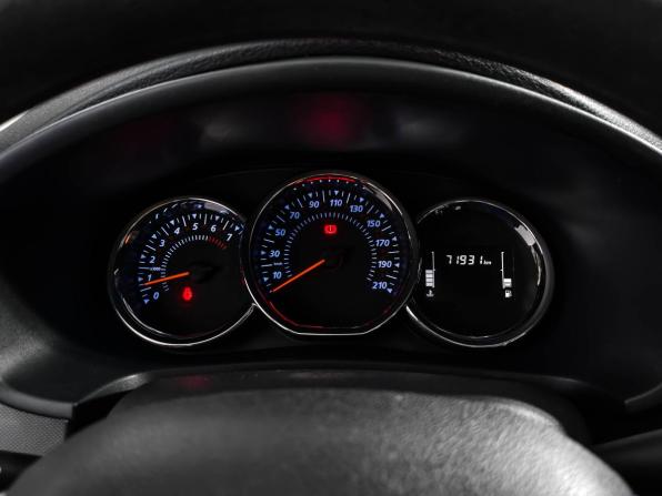 Renault Logan II Рестайлинг с пробегом 2021 года, цена 999 000 рублей, 71899 км, седан, Автокод Объявления
