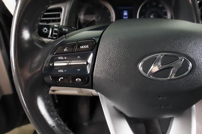 Hyundai Elantra VI (AD) Рестайлинг с пробегом 2020 года, цена 1 889 000 рублей, 32000 км, седан, Автокод Объявления
