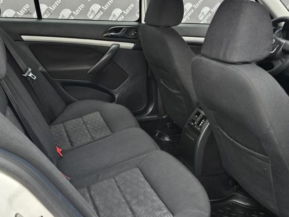 Skoda Octavia II (A5) Рестайлинг с пробегом 2012 года, цена 720 000 рублей, 228000 км, лифтбек, Автокод Объявления