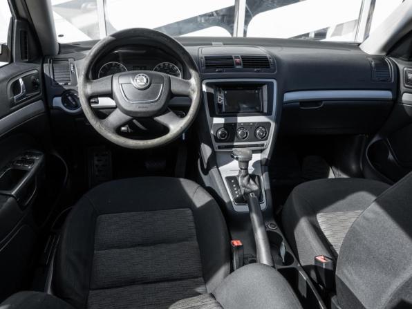Skoda Octavia II (A5) Рестайлинг с пробегом 2012 года, цена 980 000 рублей, 115992 км, лифтбек, Автокод Объявления
