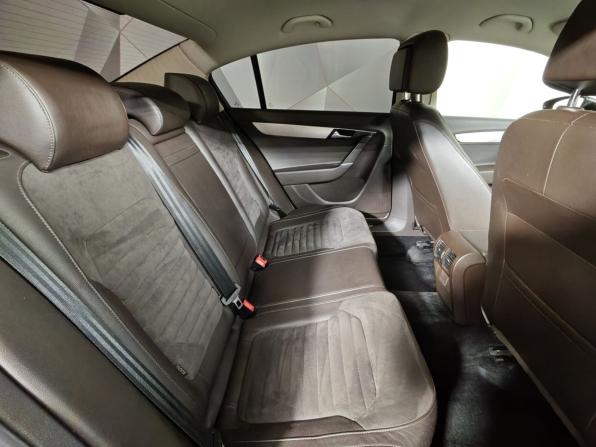 Volkswagen Passat B7 с пробегом 2013 года, цена 1 055 000 рублей, 215538 км, седан, Автокод Объявления