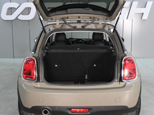 Mini Hatch III (F55/F56) Рестайлинг с пробегом 2019 года, цена 1 999 000 рублей, 109065 км, хэтчбек, Автокод Объявления