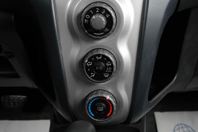 Toyota Yaris II с пробегом 2008 года, цена 589 000 рублей, 314074 км, хэтчбек, Автокод Объявления