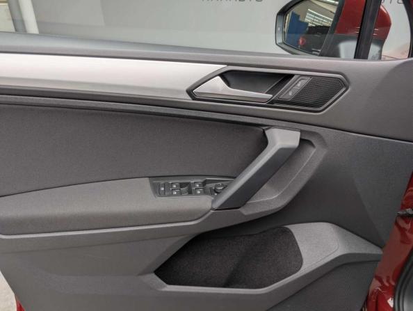 Volkswagen Tiguan II Рестайлинг с пробегом 2021 года, цена 2 747 000 рублей, 75159 км, внедорожник, Автокод Объявления