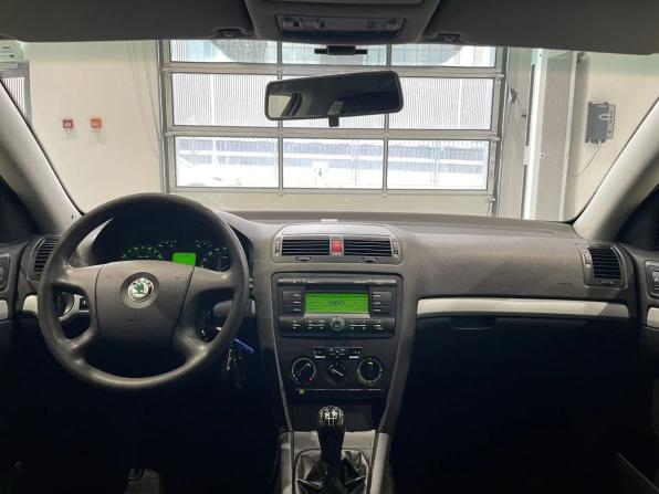 Skoda Octavia II (A5) с пробегом 2008 года, цена 530 000 рублей, 281180 км, лифтбек, Автокод Объявления