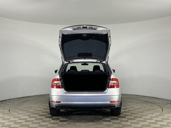 Skoda Octavia III (A7) Рестайлинг с пробегом 2019 года, цена 1 920 000 рублей, 87862 км, лифтбек, Автокод Объявления