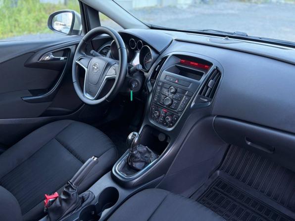 Opel Astra J с пробегом 2012 года, цена 515 000 рублей, 221000 км, хэтчбек, Автокод Объявления