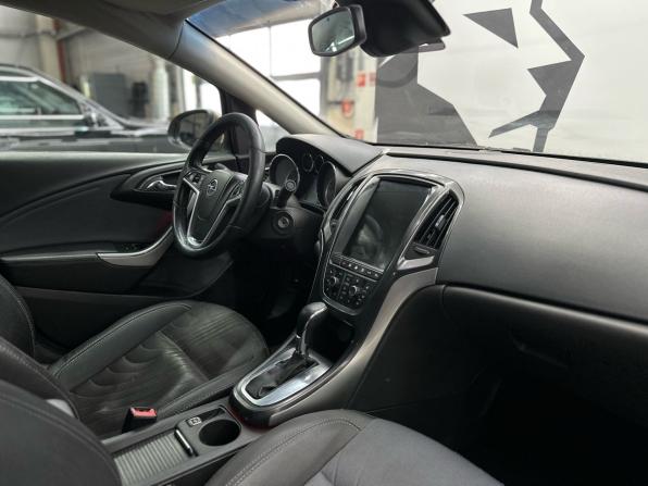 Opel Astra J Рестайлинг с пробегом 2012 года, цена 879 900 рублей, 163242 км, седан, Автокод Объявления