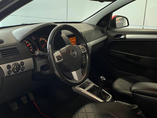 Opel Astra H Рестайлинг с пробегом 2011 года, цена 775 000 рублей, 209969 км, седан, Автокод Объявления