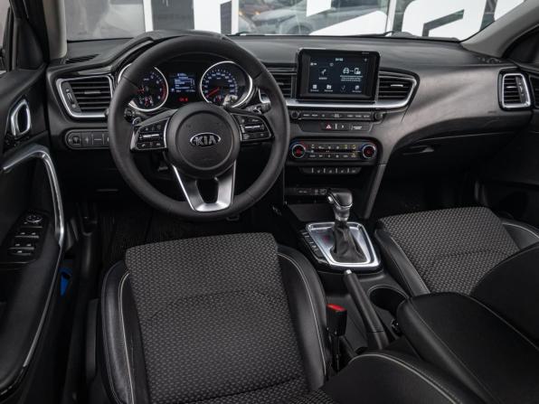 Kia Ceed III с пробегом 2018 года, цена 1 690 000 рублей, 111113 км, хэтчбек, Автокод Объявления