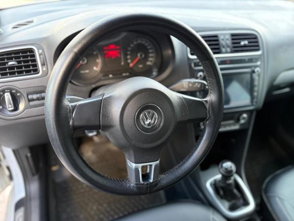 Volkswagen Polo V с пробегом 2013 года, цена 594 000 рублей, 203795 км, седан, Автокод Объявления