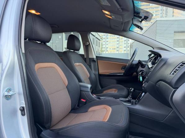 Kia Ceed II Рестайлинг с пробегом 2018 года, цена 1 245 000 рублей, 156946 км, хэтчбек, Автокод Объявления