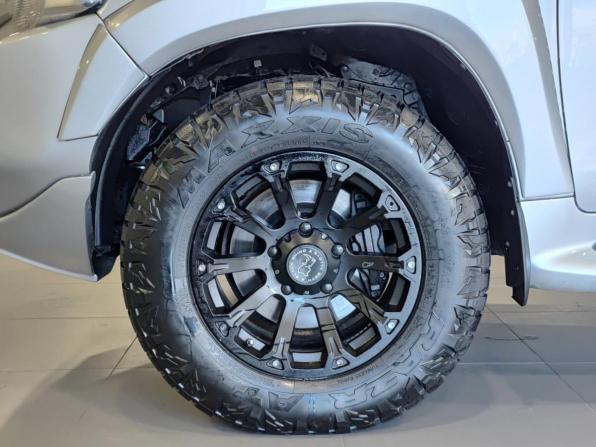 Toyota Land Cruiser 200 Series Рестайлинг 2 с пробегом 2016 года, цена 4 730 000 рублей, 334003 км, внедорожник, Автокод Объявления