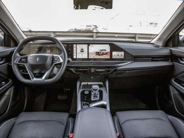 Livan S6 Pro с пробегом 2023 года, цена 1 748 000 рублей, 11154 км, седан, Автокод Объявления