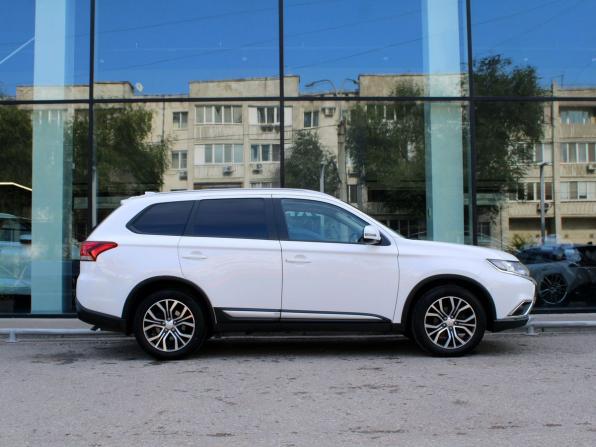 Mitsubishi Outlander III Рестайлинг 2 с пробегом 2018 года, цена 1 882 000 рублей, 162125 км, внедорожник, Автокод Объявления