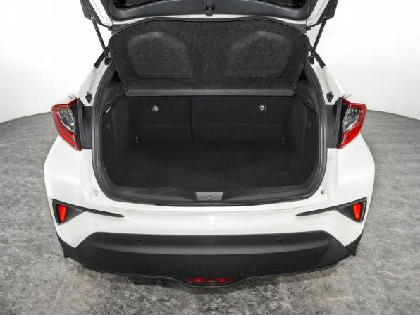 Toyota C-HR I с пробегом 2018 года, цена 1 980 000 рублей, 36281 км, внедорожник, Автокод Объявления