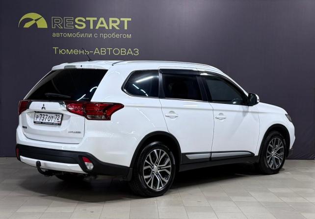 Mitsubishi Outlander III Рестайлинг 2 с пробегом 2015 года, цена 1 620 000 рублей, 220000 км, внедорожник, Автокод Объявления