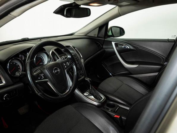 Opel Astra J с пробегом 2011 года, цена 650 000 рублей, 210646 км, хэтчбек, Автокод Объявления