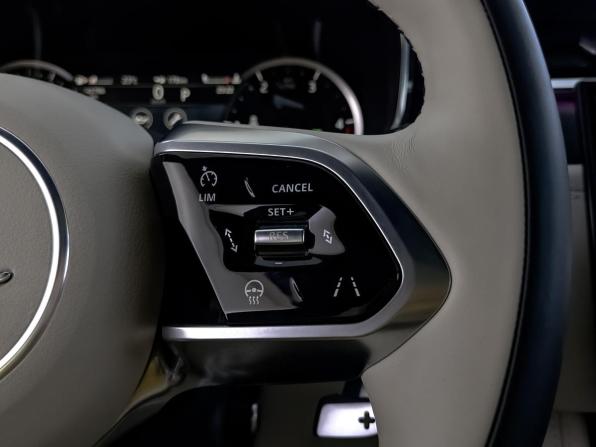 Jaguar F-Pace I Рестайлинг с пробегом 2022 года, цена 5 500 000 рублей, 43762 км, внедорожник, Автокод Объявления