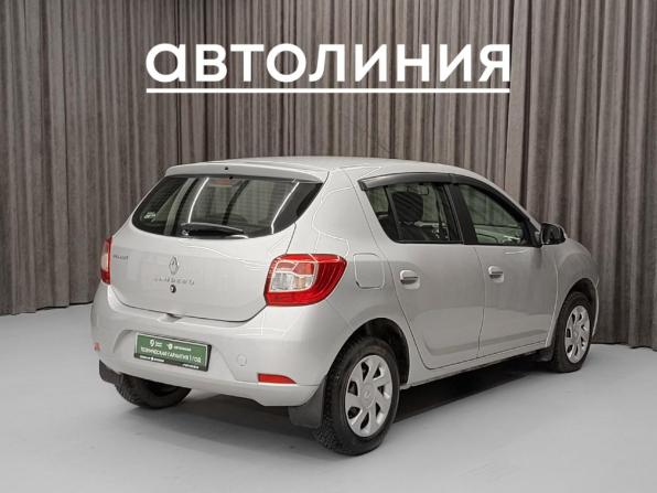 Renault Sandero II с пробегом 2015 года, цена 680 000 рублей, 145000 км, хэтчбек, Автокод Объявления
