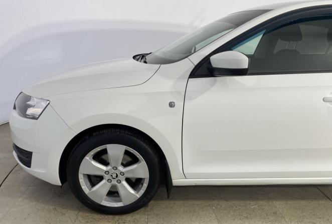 Skoda Rapid I с пробегом 2015 года, цена 1 050 000 рублей, 94036 км, лифтбек, Автокод Объявления