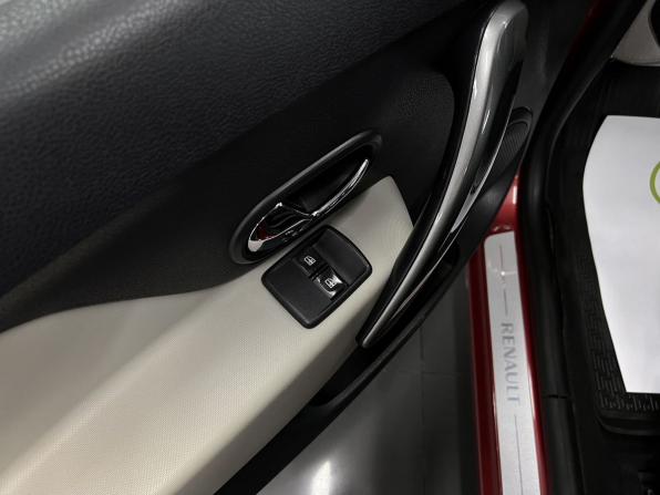 Renault Logan II с пробегом 2015 года, цена 760 000 рублей, 137327 км, седан, Автокод Объявления