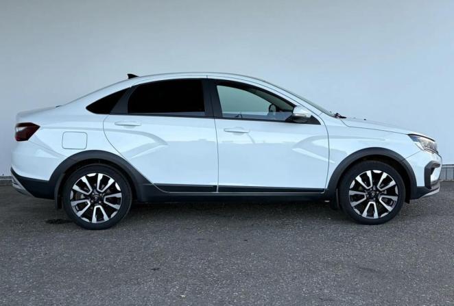 Lada (ВАЗ) Vesta I Рестайлинг (NG) с пробегом 2023 года, цена 1 245 000 рублей, 60136 км, седан, Автокод Объявления