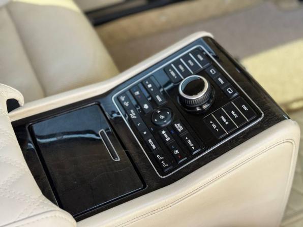Hyundai Equus II Рестайлинг с пробегом 2014 года, цена 1 990 000 рублей, 272585 км, седан, Автокод Объявления